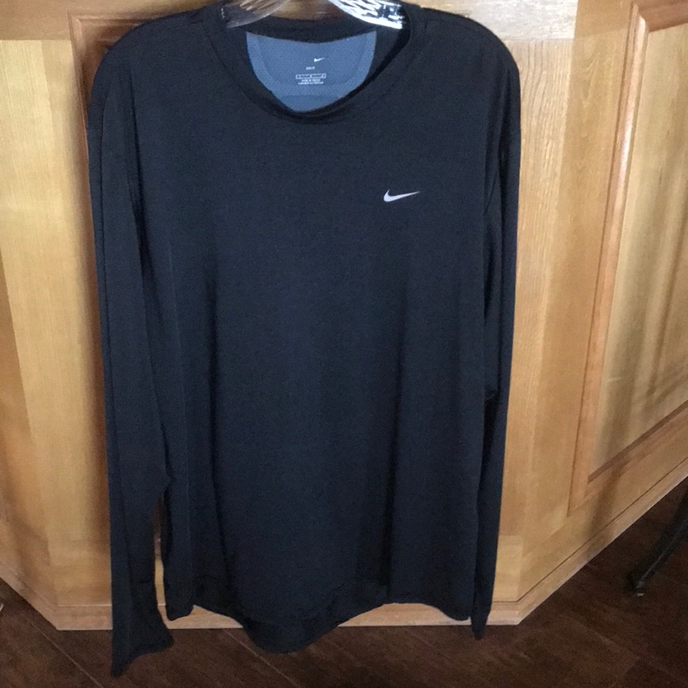 Nike Dri-Fit Black Long Sleeve Athletic Shirt size L